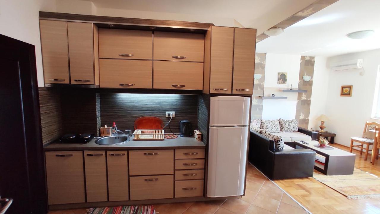 Rakocevic Apartments Petrovac Buitenkant foto