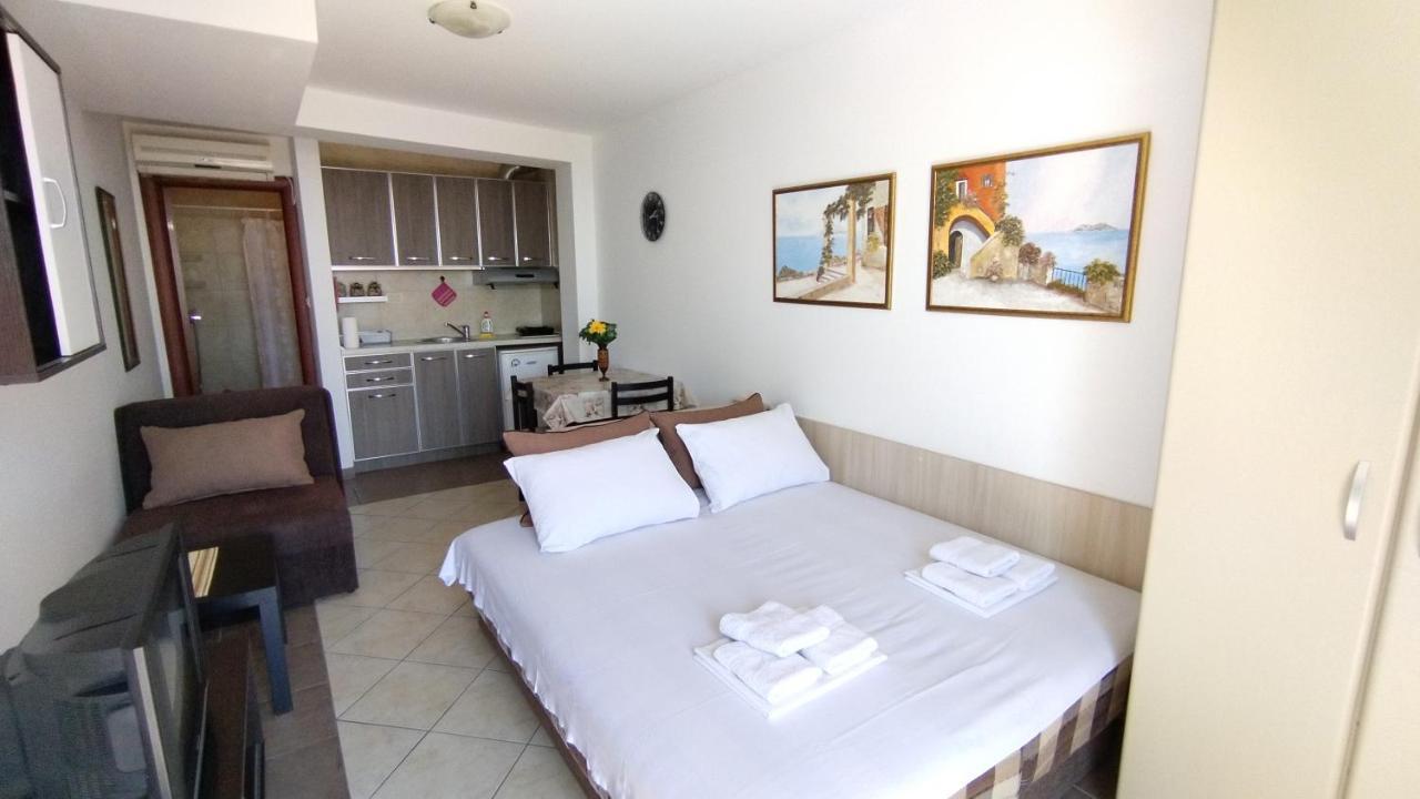 Rakocevic Apartments Petrovac Kamer foto
